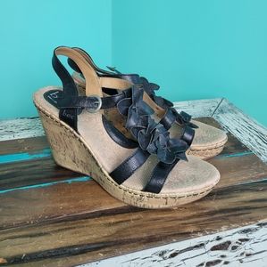 🌻SPRING SALE🌻 boc black leather wedge sandals size 10